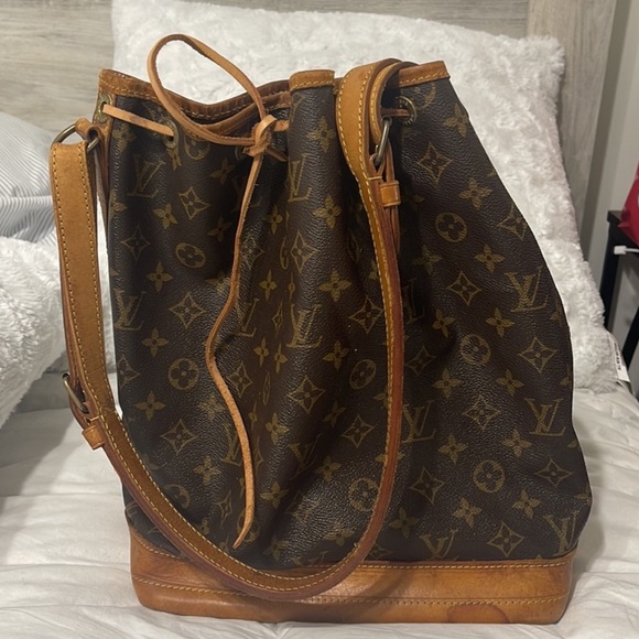 Louis Vuitton large Noe Bag - great condition with use on the pulling string - Picture 2 of 6